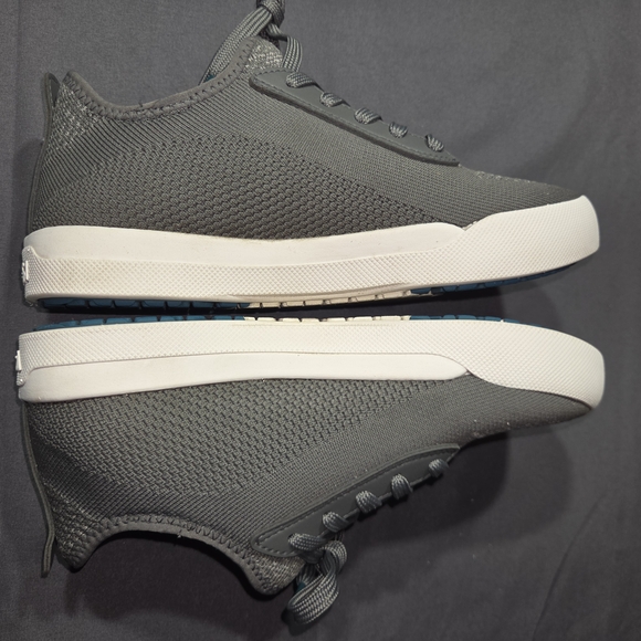 Vessi Women's Weekend 1.5 Sneaker Concrete Gray Lightly Worn Waterproof - Picture 7 of 11
